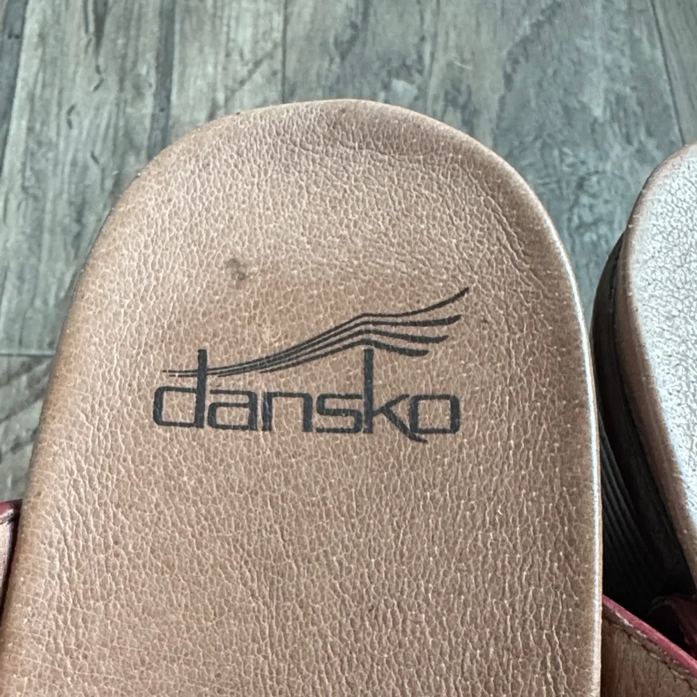 NWOT Dansko - Red Platform Sandals - Size 8.5/39